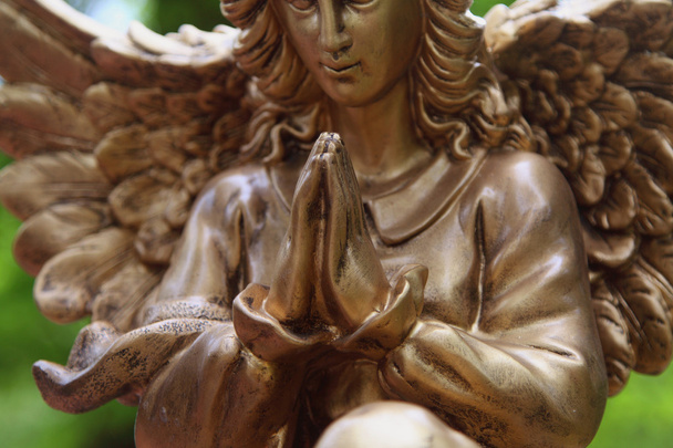 postać aniołka modlącego  - Zdjęcie, obraz