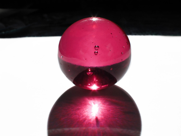 Abstinenter roter Ball - Foto, Bild