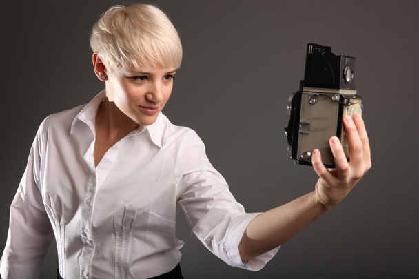 Girl Taking Selfie With Old Fashioned Camera - Fotoğraf, Görsel