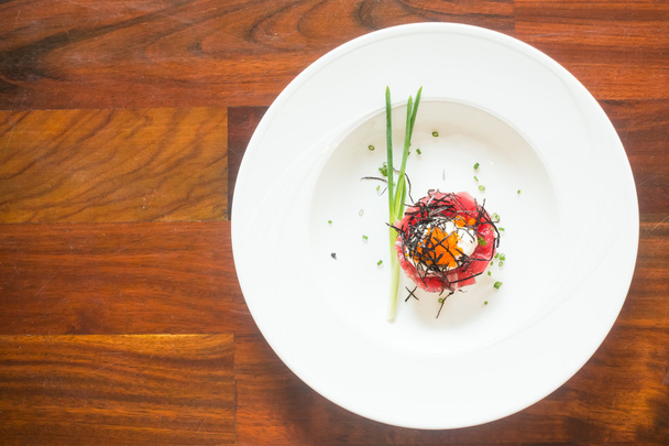 Tuna sushi in white plate - 写真・画像
