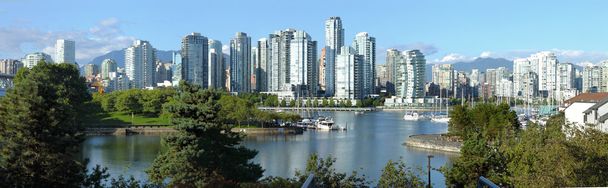 Vancouver BC skyline a False Creek
. - Foto, immagini