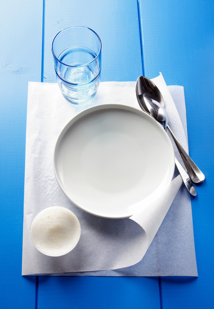 plate setting on blu - Fotografie, Obrázek