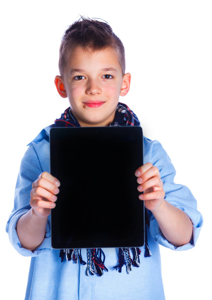 Παιχνίδι αγόρι με tablet - Φωτογραφία, εικόνα