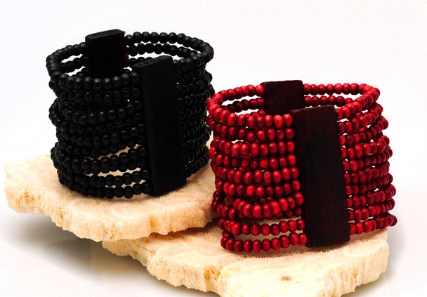 Bracelets perles rouges et noires
 - Photo, image