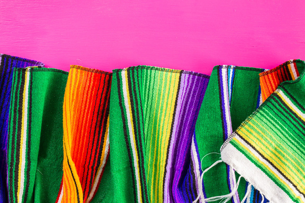 Fiesta tradiční barevné stolní dekorace - Fotografie, Obrázek