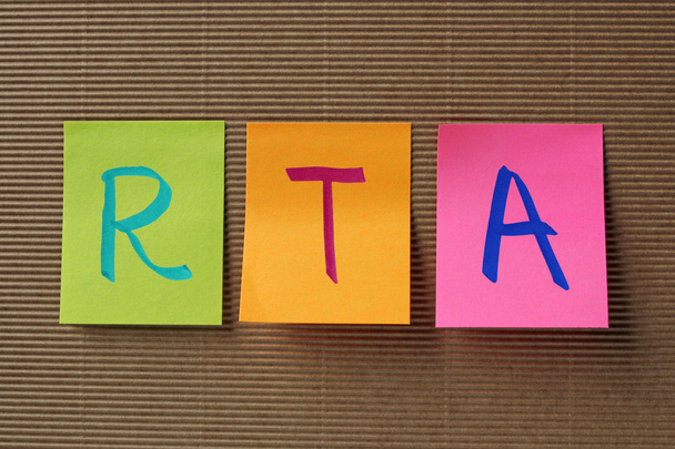 Acrónimo de RTA (Renal Tubular Acidosis) en notas adhesivas coloridas
 - Foto, imagen