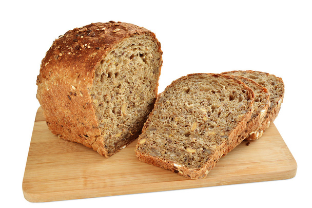 Tmavý chléb se semínky plátky izolované - Fotografie, Obrázek
