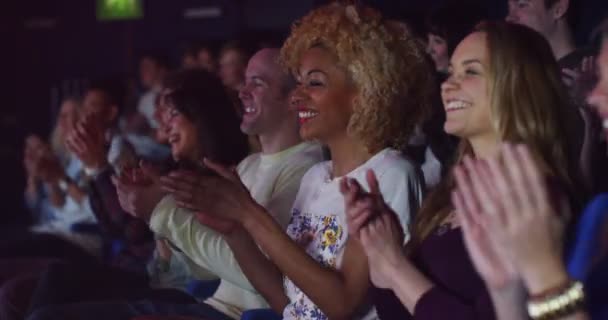 audience clapping the performers - Footage, Video