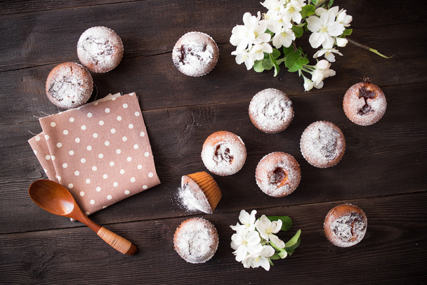 lezzetli kek ile bahar arka plan - Fotoğraf, Görsel