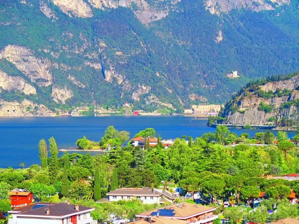 Veduta di Torbole e del Lago di Garda, Trentino
 - Foto, immagini