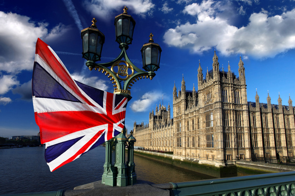 Big Ben avec drapeau de l'Angleterre, Londres, Royaume-Uni
 - Photo, image
