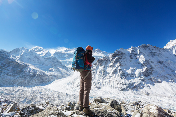 Ορειβάτης στα βουνά των Ιμαλαΐων - Φωτογραφία, εικόνα