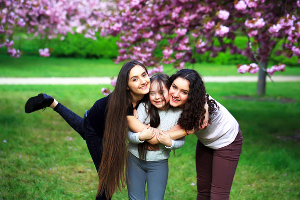 Mutlu güzel genç kızlar - Fotoğraf, Görsel
