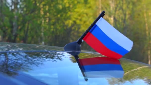 Маленький российский флаг
 - Кадры, видео