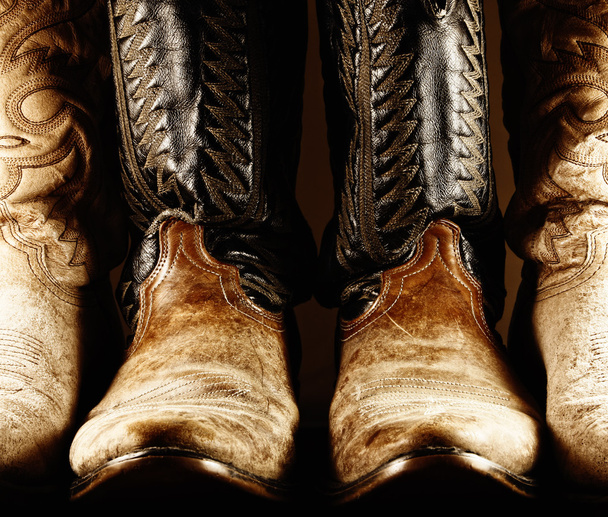 Staré kovbojské boty v High kontrast světla - Fotografie, Obrázek