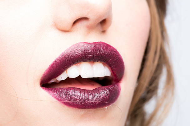 sexy weibliche Lippen - Foto, Bild