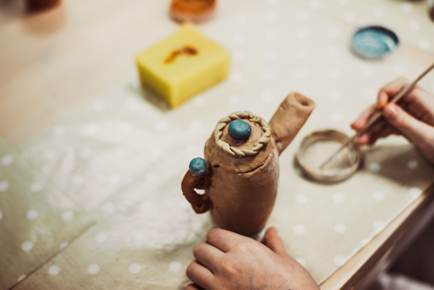 crianças mãos esculturas
 - Foto, Imagem