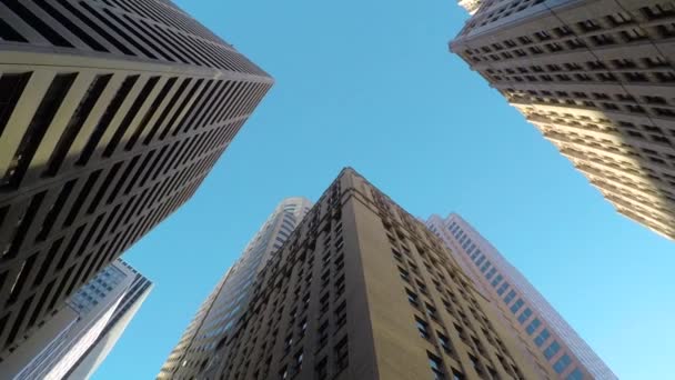 Bâtiment d'entreprise et gratte-ciel en verre dans le quartier des affaires
 - Séquence, vidéo