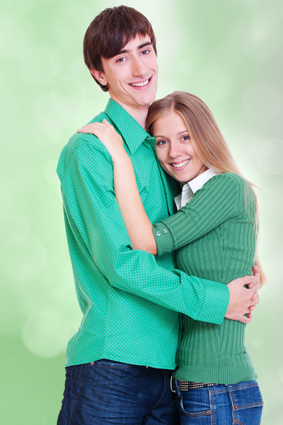 Veselý pár přes zelené - Fotografie, Obrázek
