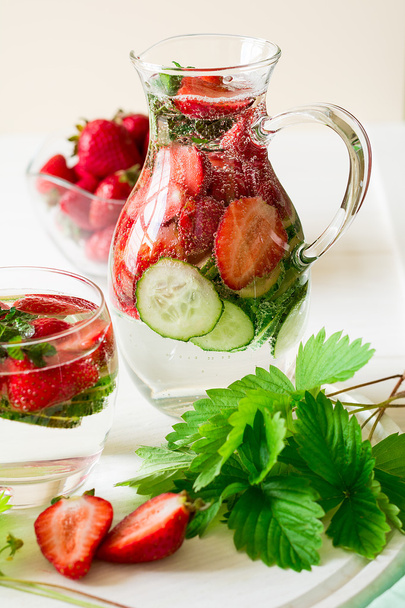 Detox. Fresh lemonade with strawberries, cucumber and mint - Fotografie, Obrázek