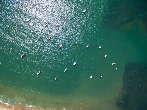 Jachten in open zee varen  - Foto, afbeelding