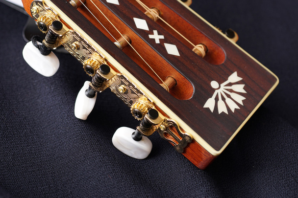 Detal klasyczne drewno gitara akustyczna - Zdjęcie, obraz