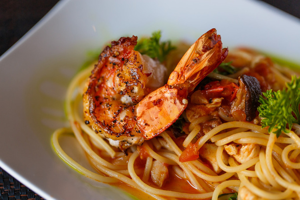 Spaghetti with shrimp - Fotó, kép