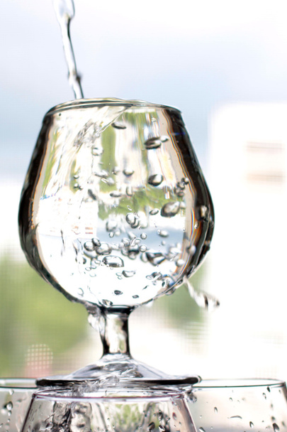 pure water in a glass - Foto, afbeelding
