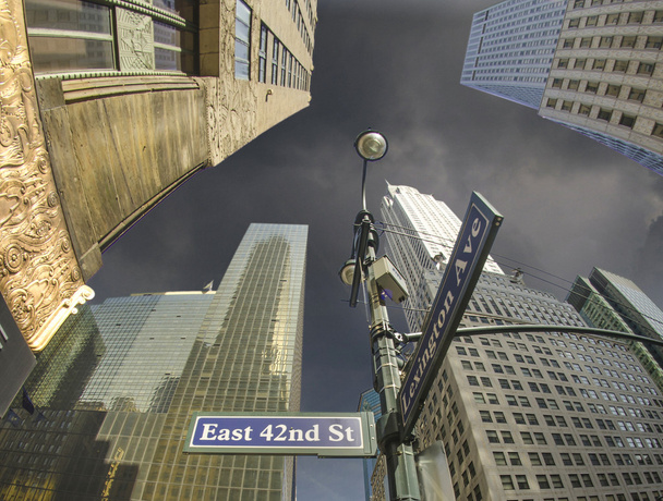 New York City - Manhattan Skyscrapers and Street Signs - Foto, Imagem