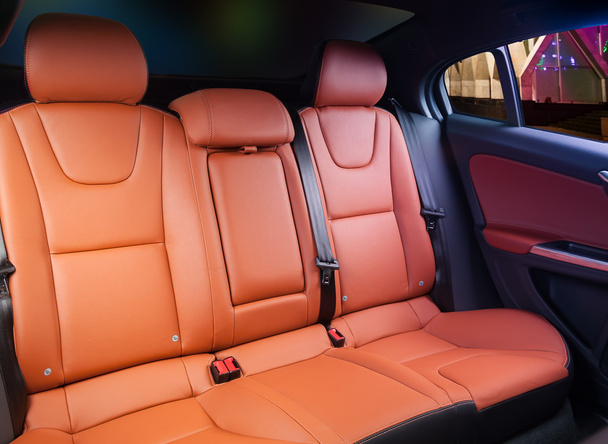 Interior do carro couro laranja
 - Foto, Imagem