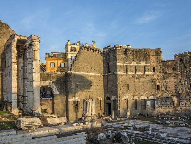 Ruiny rynek Trajana (Mercati di Traiano) w Rzymie - Zdjęcie, obraz