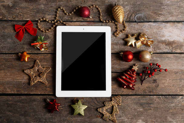 Tablet and Christmas decor - Foto, Imagen