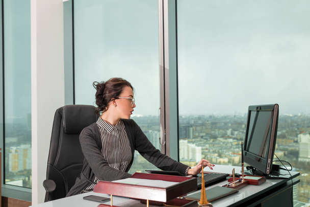 modern businesswoman oinside the office building - 写真・画像