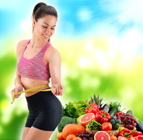 Balanced diet based on raw organic vegetables and fruits - Photo, Image