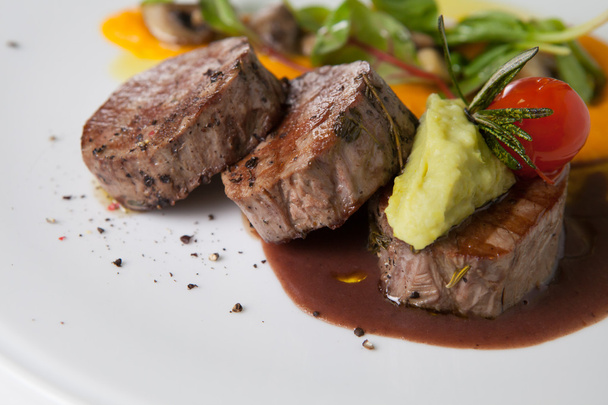 Mignon beef steak - Фото, изображение