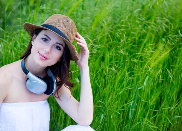 young woman with earphones - Fotografie, Obrázek