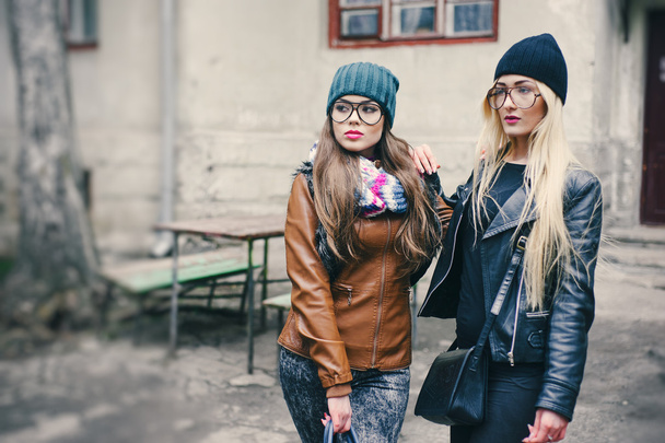 beautiful fashion girls outdoor - Fotoğraf, Görsel