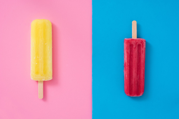 Лимонное и клубничное мороженое
 - Фото, изображение