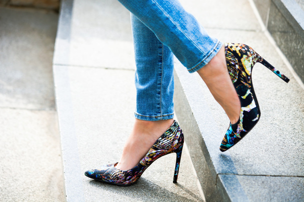 žena stop vysoké boty na podpatku - Fotografie, Obrázek