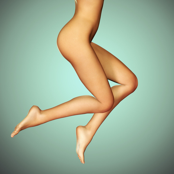 3d renderizar imagen fotorrealista de las piernas de la mujer
 - Foto, imagen