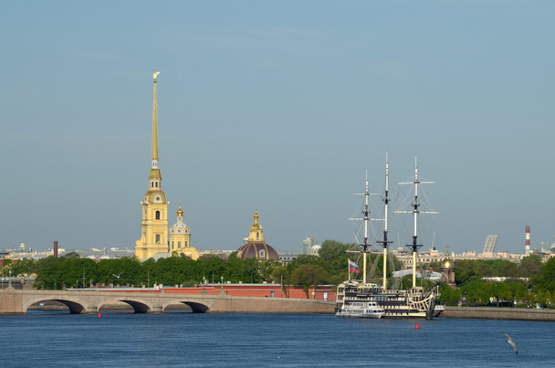Το αστικό τοπίο της Αγίας Πετρούπολης. - Φωτογραφία, εικόνα