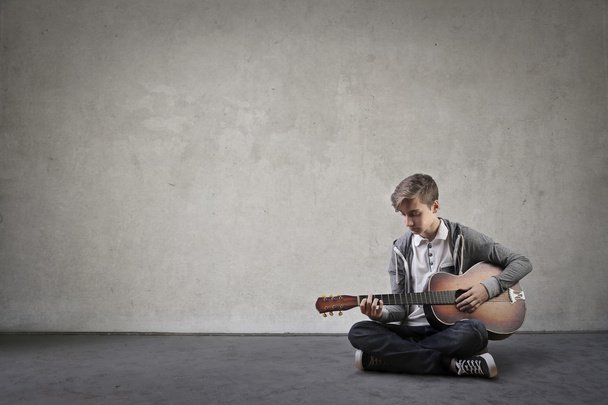 Kid with guitar - Photo, image