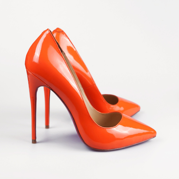 Narancssárga magas sarkú cipő szivattyú - Fotó, kép