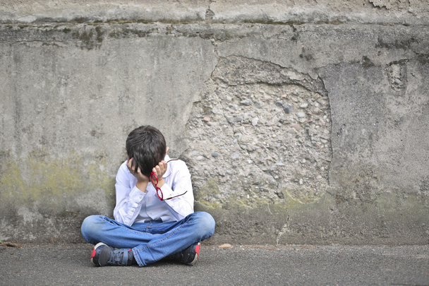 Sad boy crying - Foto, afbeelding