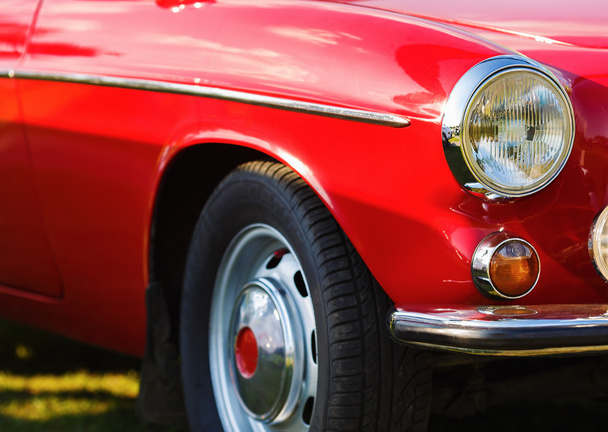 κόκκινο αυτοκίνητο vintage - Φωτογραφία, εικόνα