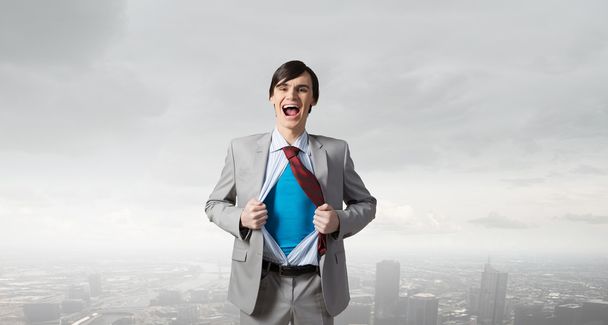 Schreeuwende emotioneel super zakenman - Foto, afbeelding