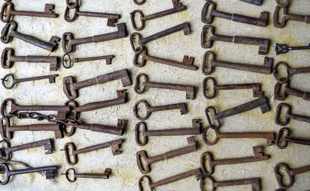 Стара колекція іржавих ключів
 - Фото, зображення