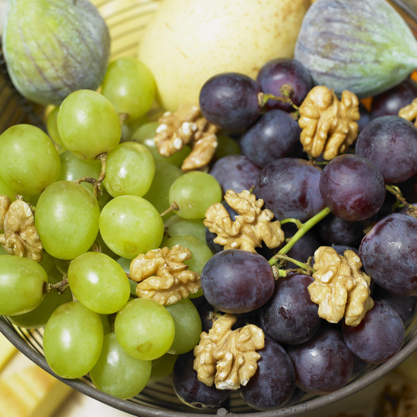 fruta con nueces
 - Foto, imagen