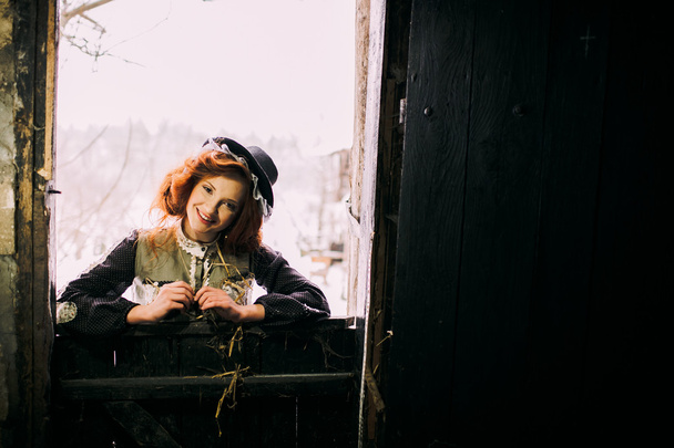 beautiful girl posing in winter day - Foto, Imagem