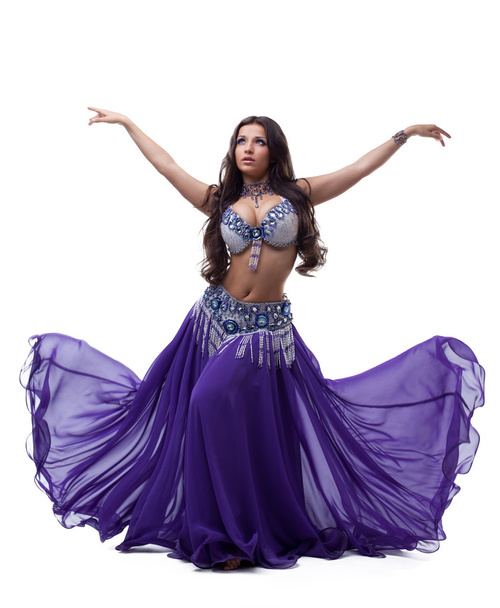 Oriental dancer in purple dress - Φωτογραφία, εικόνα